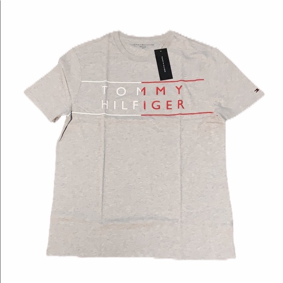 🎉 HOST PICK 🎉 Tommy Hilfiger Logo tee Shirt - Picture 11 of 11